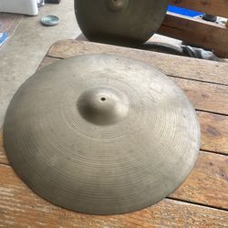 Zildjian Avedis 22" Cymbal this is a genuine Turkish symbol made in US vintage.
