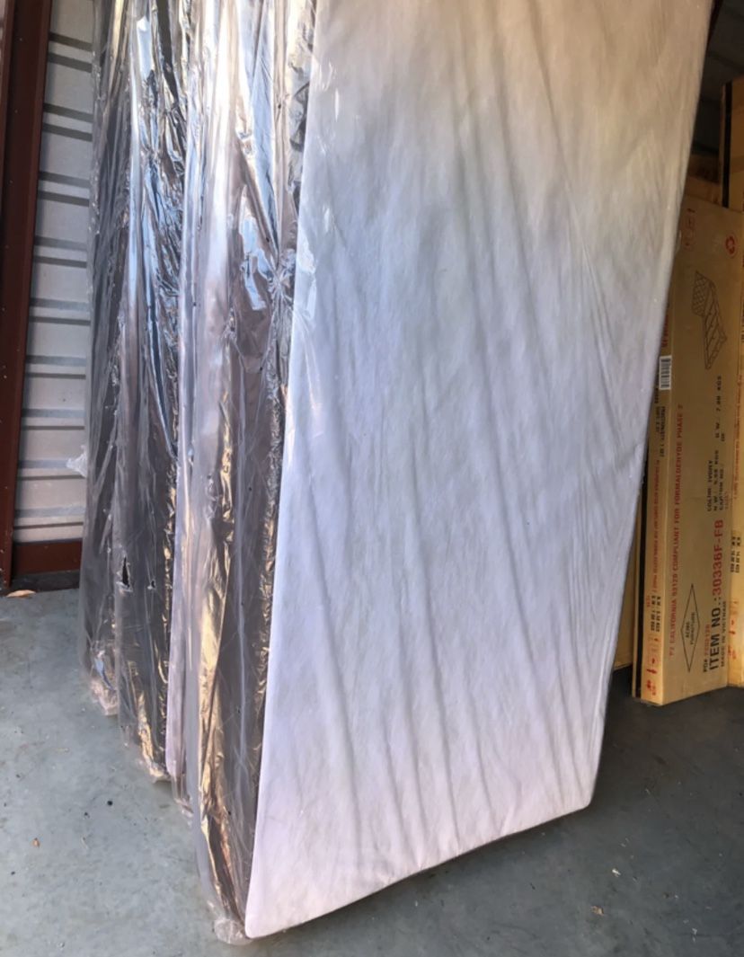 King Size Boxsprings (2pcs)