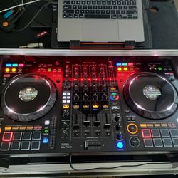 DJ Mixer.  DDJ-FLX10