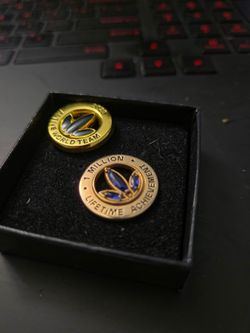 Herbalife pins