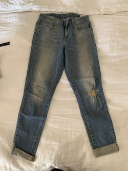 Levi’s High Rise Distressed Jean Size 30. Worm twice. Too big.