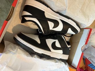 NIKE PANDA- BRAND NEW size 8