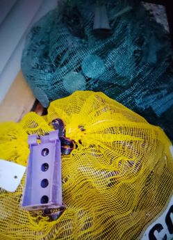 Rebar Support Chairs And Wooden Stakes. Sillas De Barrilla Y Estakas