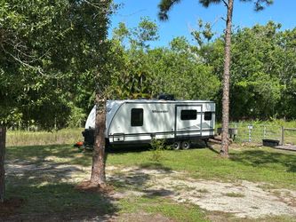 2020 Winnebago Minnie Travel Trailer 2500RL 27’