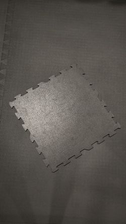 24x24 Commercial Grade Interlocking Rubber Mats