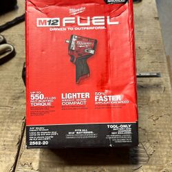 Milwaukee 2562-20 3/8 Inch Stubby Impact Wrench 550 Ft-lbs