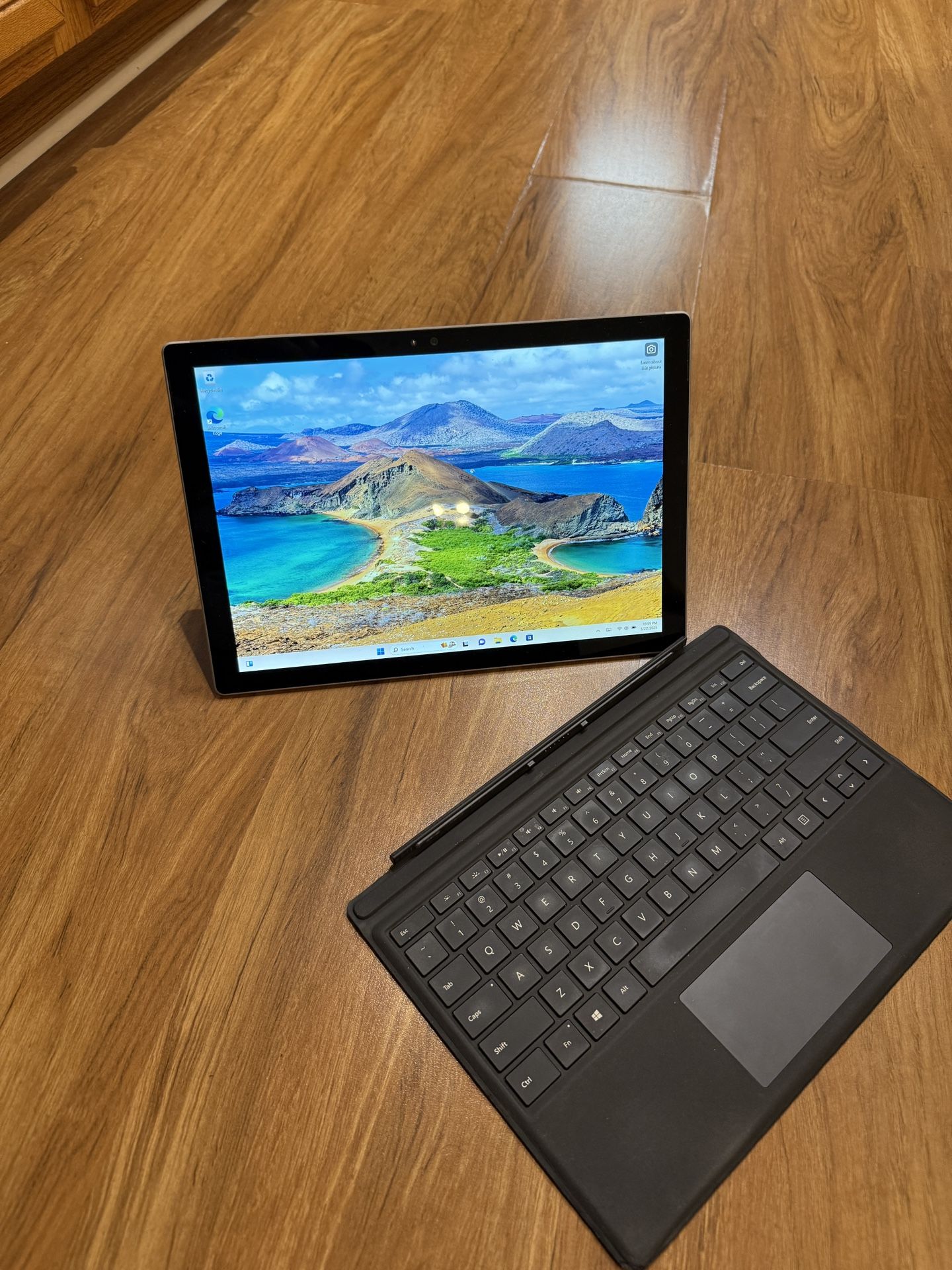 Microsoft Surface Pro 4 12.3" i5-6300U 8GB RAM 256GB SSD Win 11 Pro w/ Keyboard with charger in Excellent Working condition!!!! Specification: *Core