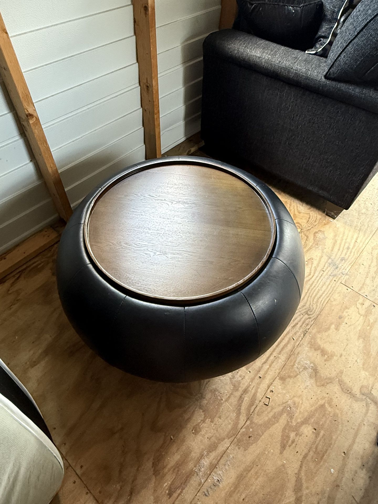 Black/brown Circular Ottoman With Storage