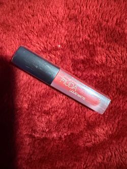 Huda Beauty Liquid Matte Lipstick-Miss America