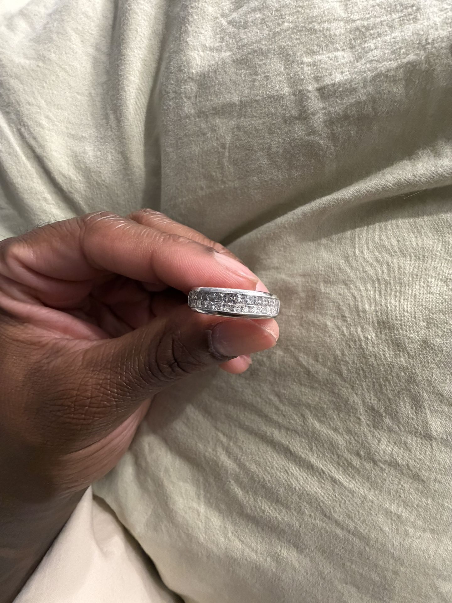 14k Ring With 26 Princess Cut Diamonds . Size 8