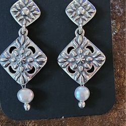 SS Repoussé Gray Pearl Earrings