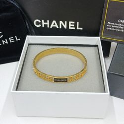 gift set with bangle 
