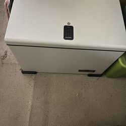 Brand New Insulated Package Delivery Safe