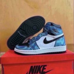 Air Jordan 1 Retro High OG Size 7.5 Womens Brand New