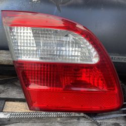  Mercedes E320 Taillight