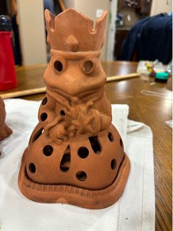Retired Partylite Terracotta frog King and Queen