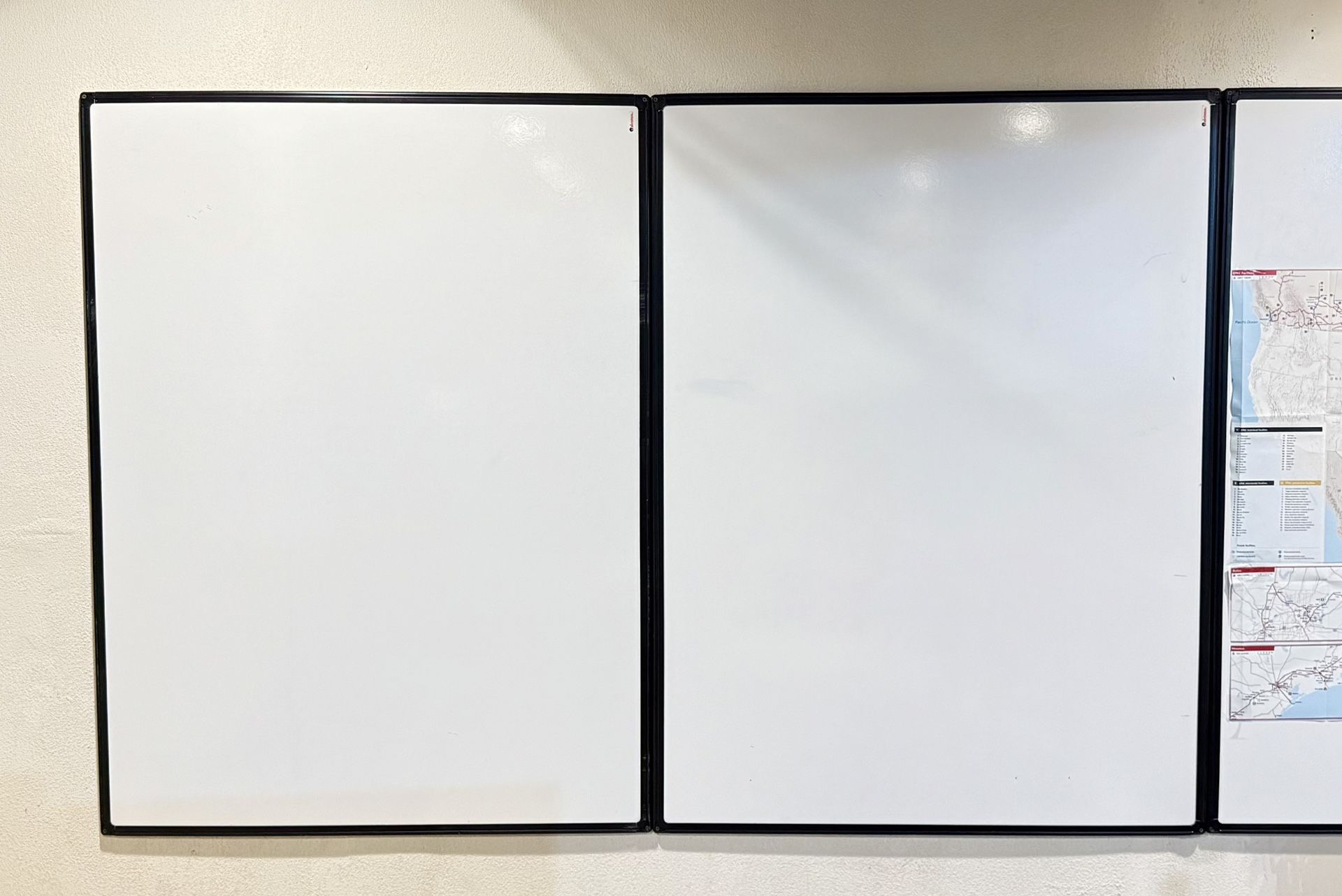 Universal Office Products UNV43629 Dry Erase Board, 48 X 36, 4'x3' Black (10+)