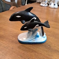 Vintage Sea World Orca Ceramic Figurine, Mama & Baby Swimming In The Waves 5.75"W X 5"H