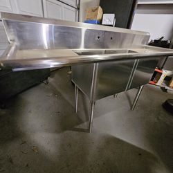 Stainless steel sink
