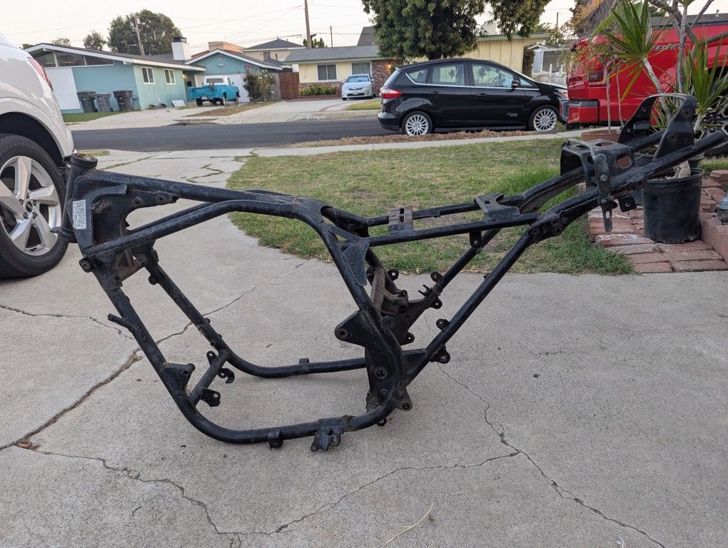 1984 KAWASAKI GPZ1100 Frame With Title