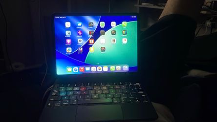 iPad Pro 11 With Magic Keyboard