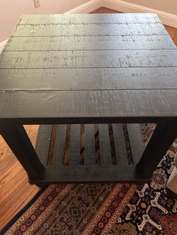 Set of end tables