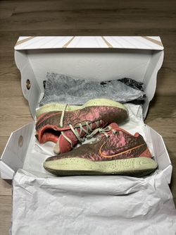 Nike Low-Top Basketball Sneakers