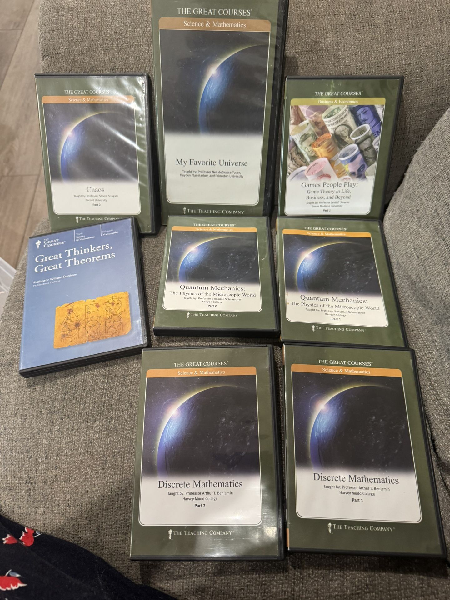 Understanding the Universe an Introduction to Astronomy. 2nd Edition 