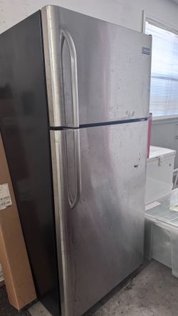 Frigidaire Refrigerator 18 Cu. Ft.