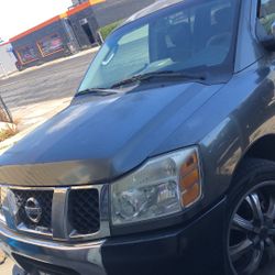 2004 Nissan Armada