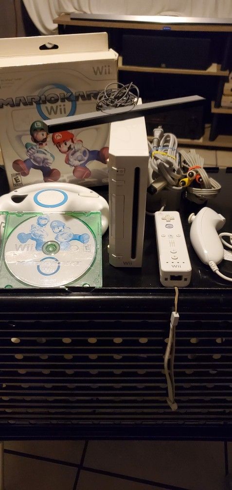 Nintendo Wii Complete With Mario Kart