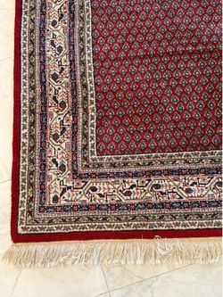 6x8 Red patterned wool rug