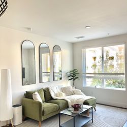 Comfy Modern Green Sectional Couch with Chaise