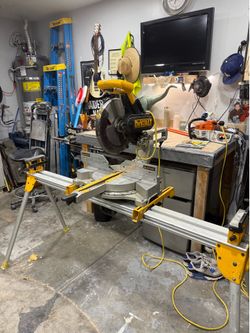 Miter saw DeWalt DW708 12-inch eight
