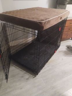 Large dog crate on castors