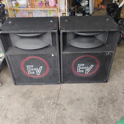 2 15 EV DJ Speakers 