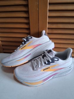 New Brooks Ghost 17 Oyster/Apricot/Pink Women's Running Shoe * Size: 9 (Medium)