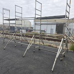 Upright Aluminum Scaffolding