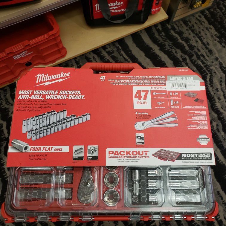 Milwaukee 1/2 in. Drive SAE/Metric Ratchet and Socket Mechanics Tool Set with PACKOUT Case (47-Piece)