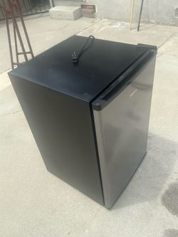 Hisense Mini Fridge