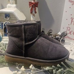 Uggs Women's Size 7