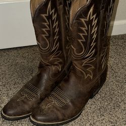 Woman’s Ariat Boots