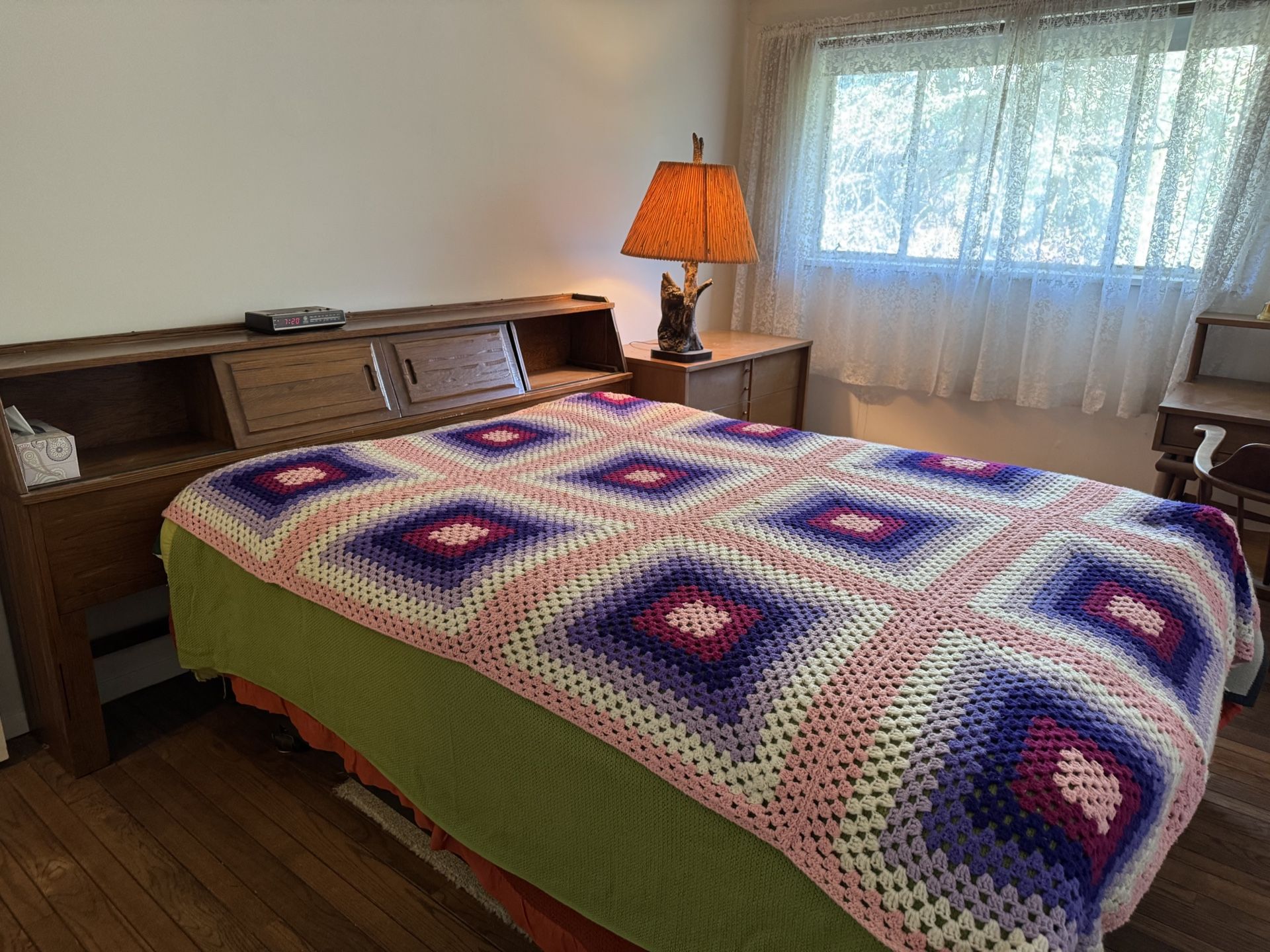 FREE Queen Size Bed With Side Tables