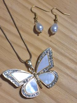 🌸Butterfly necklace set