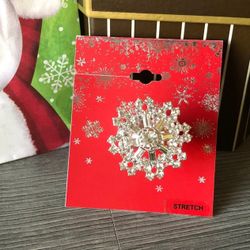 Elegant Snowflake Ring