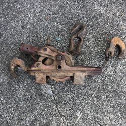 Very vintage large come along. Still working, needs a little oil.