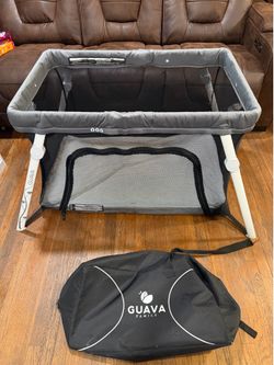 Guava playpen & carrying bag