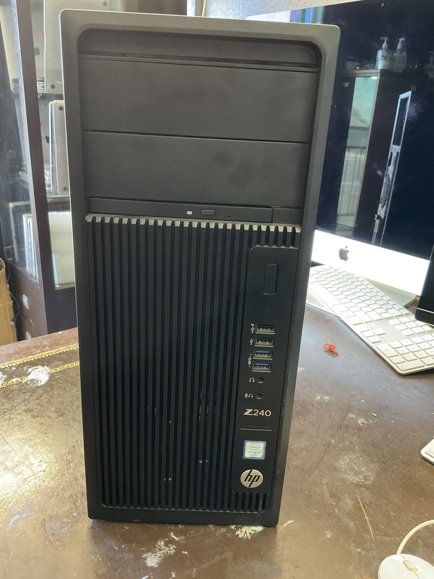 HP Z240 Tower Workstation, i7-6th Gen, 32 GB ram