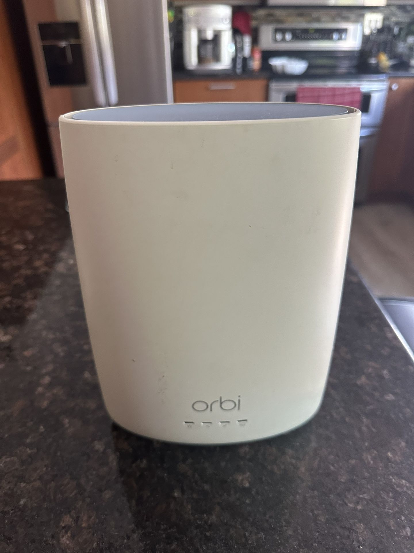 Netgear Orbi CBR40 Cable-Modem Router