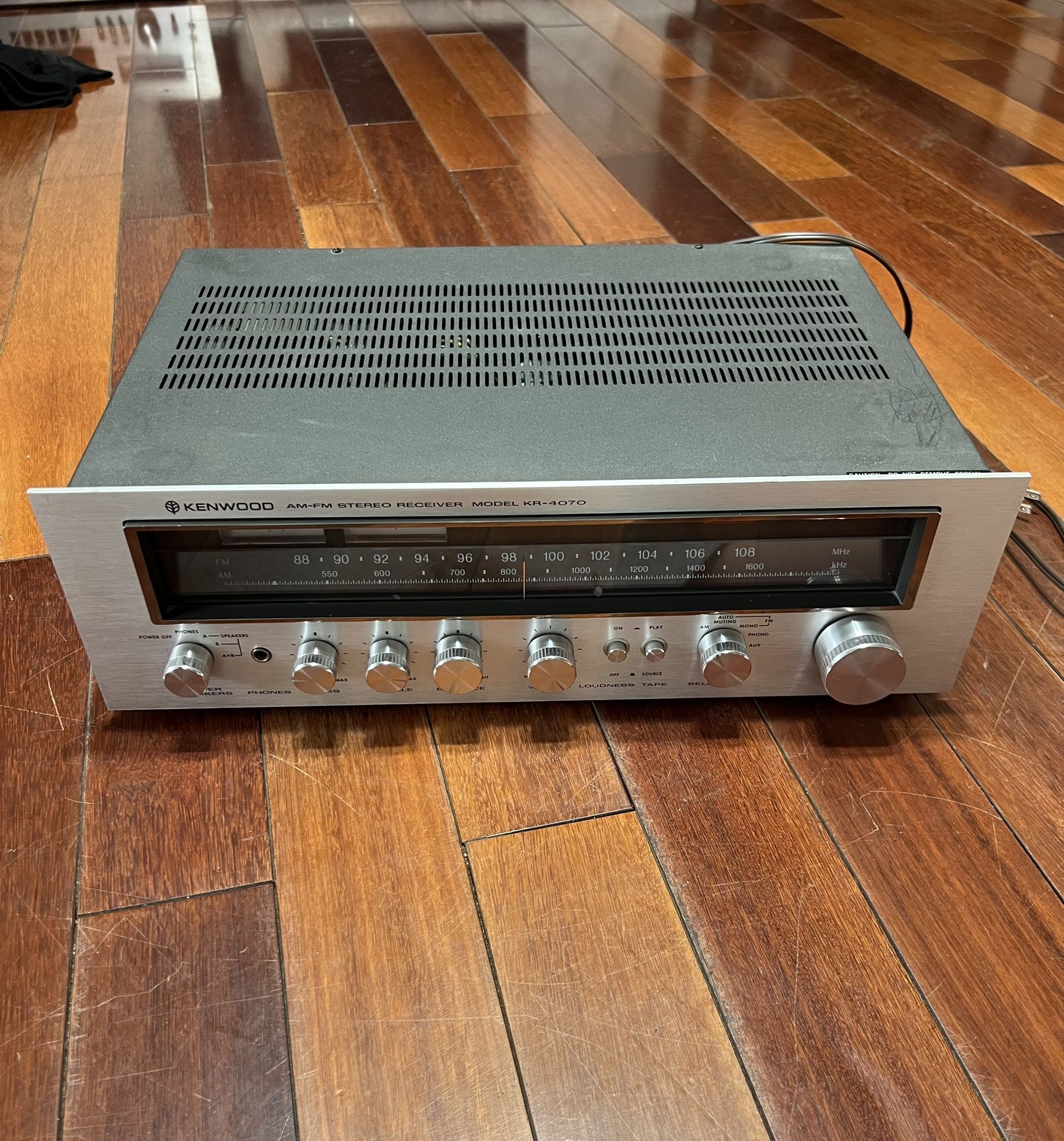 Vintage Kenwood KR-4070, 40W AM/FM Stereo Receiver, 1978 Retro Vintage